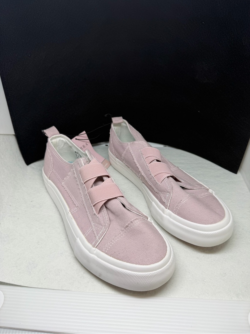 Serra Ladies Canvas Slip-On Sneakers Mauve Pink NWT Size 9